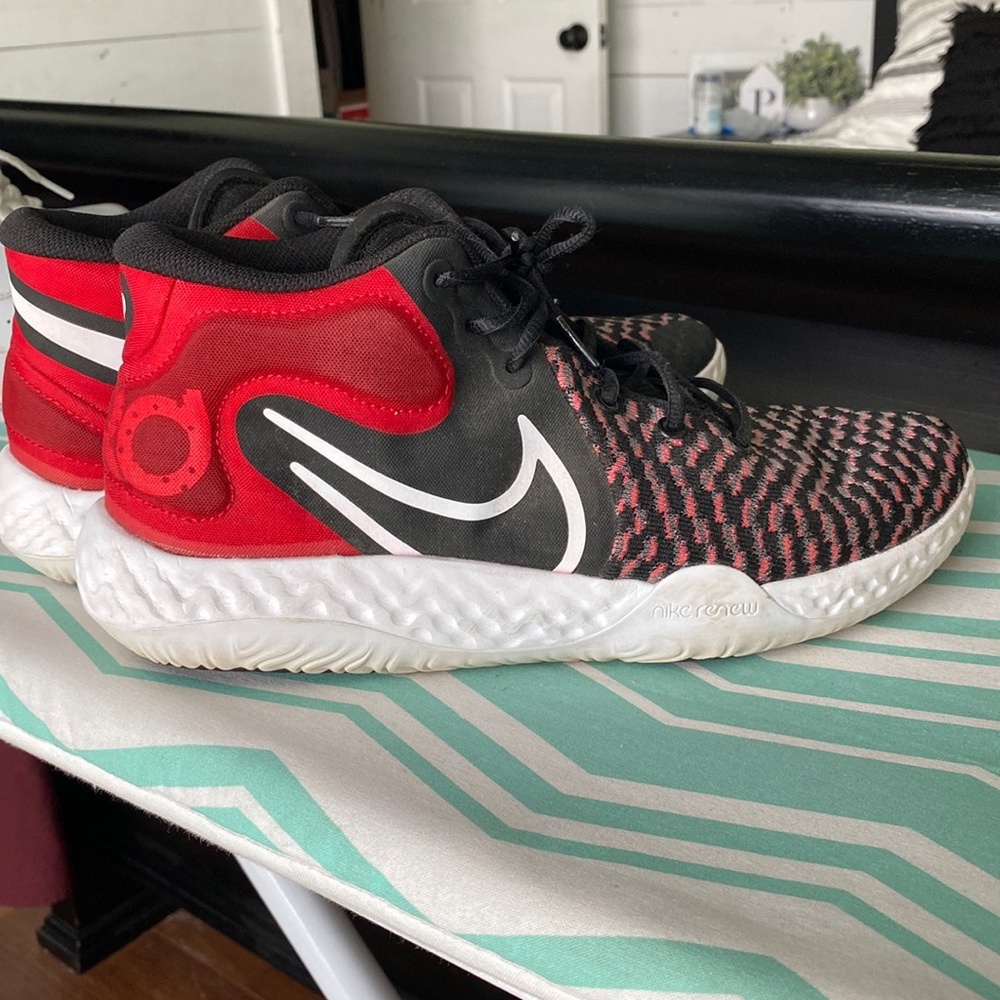 Nike Renew Kevin Durant basketball shoes. In like new condition size 10.5 mens